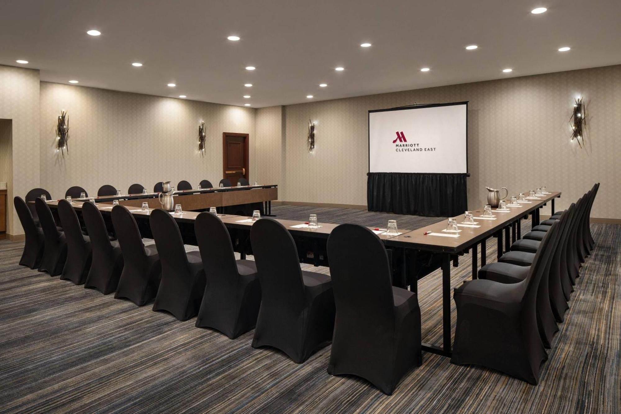 Cleveland Marriott East Hotel Warrensville Heights Exterior photo